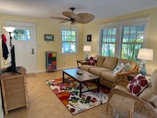 Foto del edificio - 2911 Seidenberg Ave