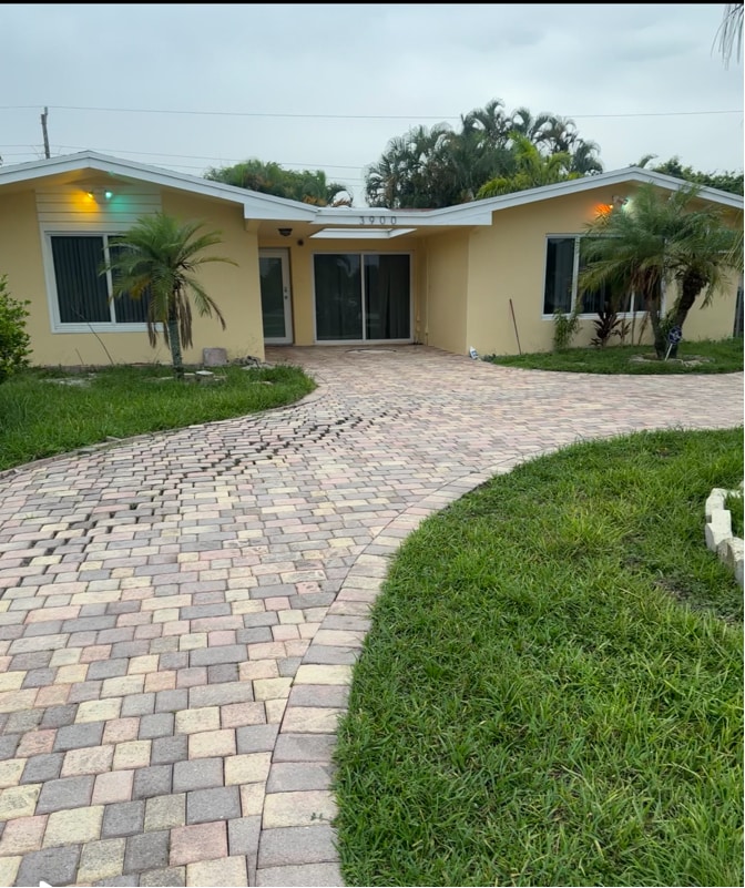 Photo - 3900 SW 68th Ave
