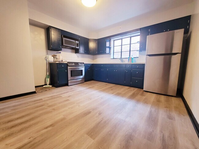 Cocina - 5122 W Gladys Ave