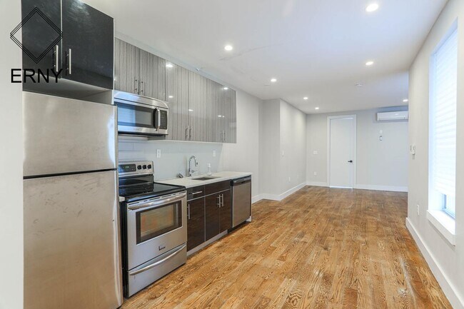 Foto del edificio - 1704 Madison St