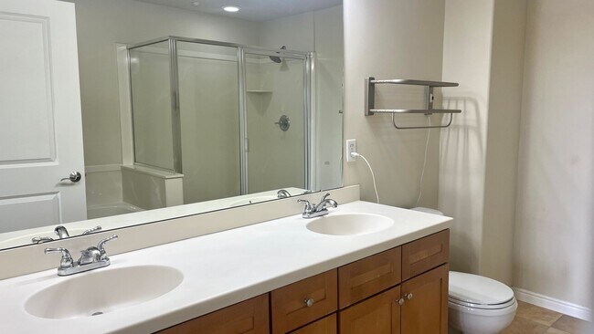 Building Photo - 2 Bedroom/2 Bathroom Condo in SLC