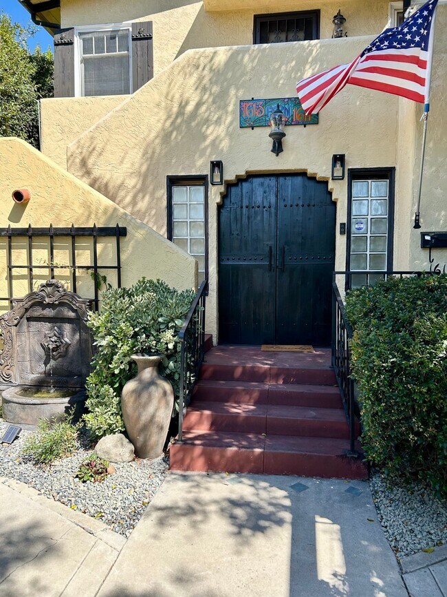 Building Photo - 1613 Fern St