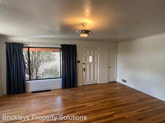 Foto del edificio - 3 br, 2 bath House - 815 Fitzgerald Rd NW