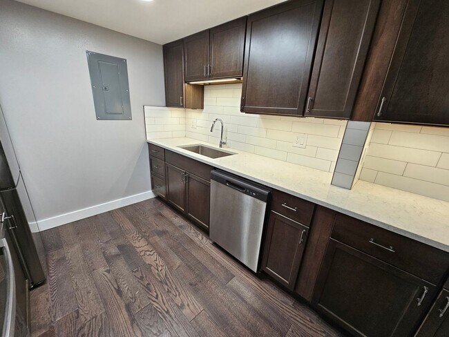 Foto del edificio - 1960 S Xanadu Way