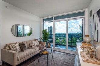 Building Photo - E18HTEEN