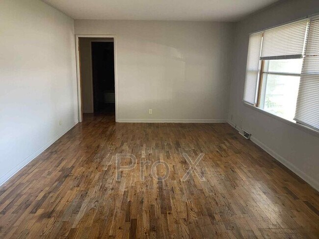 Foto del edificio - 2239 S Garrison Ave