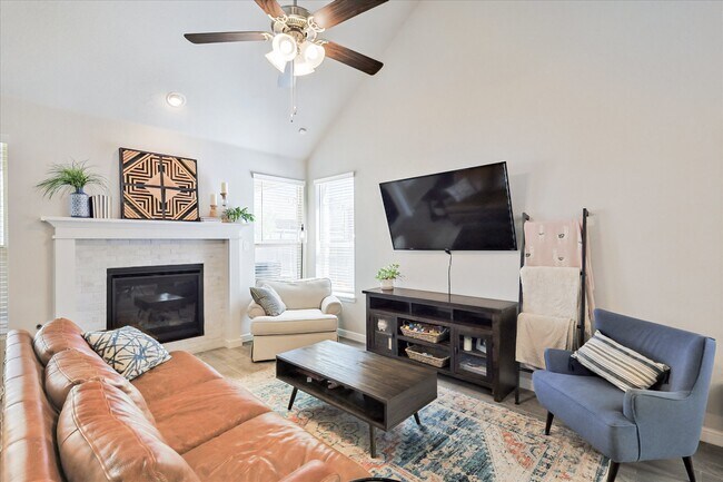 Foto del edificio - 2514 Cowbird Wy