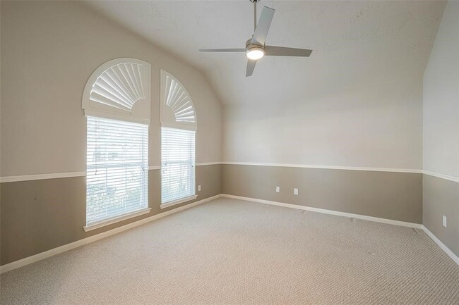 Building Photo - 21711 Cozy Hollow Ln