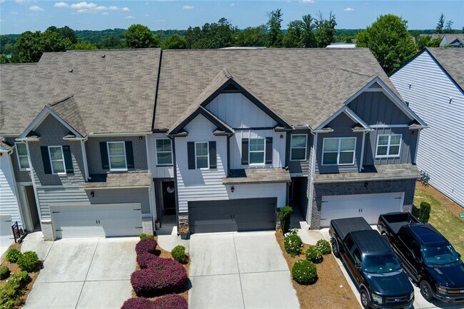 Building Photo - 723 Woodstock Grove Dr
