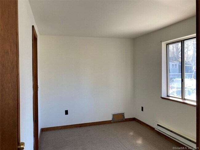 Building Photo - 12 Danbury Rd