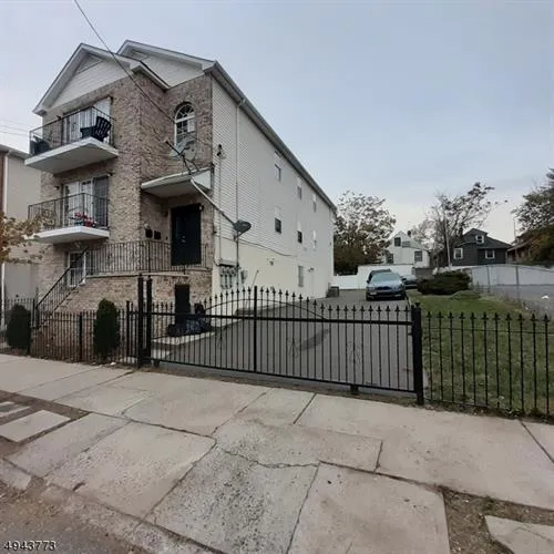 Foto del edificio - 337 Hawthorne Ave