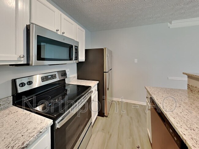 Building Photo - 3868 Leyland Dr