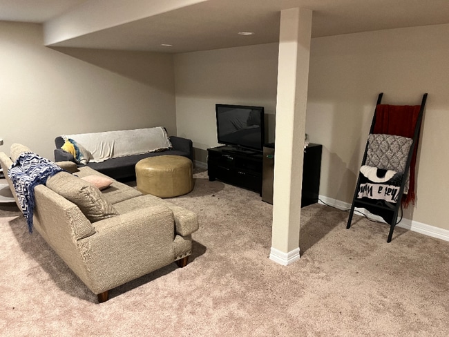 Foto del edificio - 4946 Olympus Dr