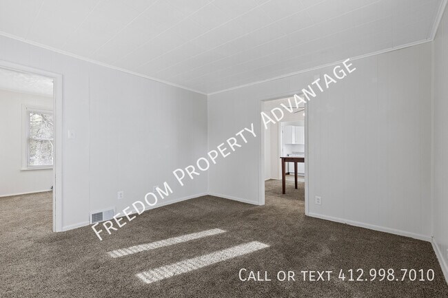 Foto del edificio - 218 Lott Rd