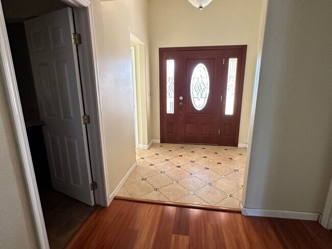 Building Photo - 3 Bedroom Single Family Home in Milpitas