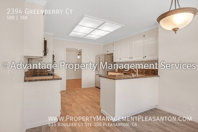 Foto del edificio - 2394 Greenberry Ct