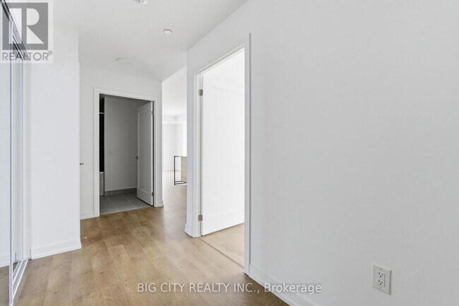 Photo du bâtiment - 9751 Markham Rd