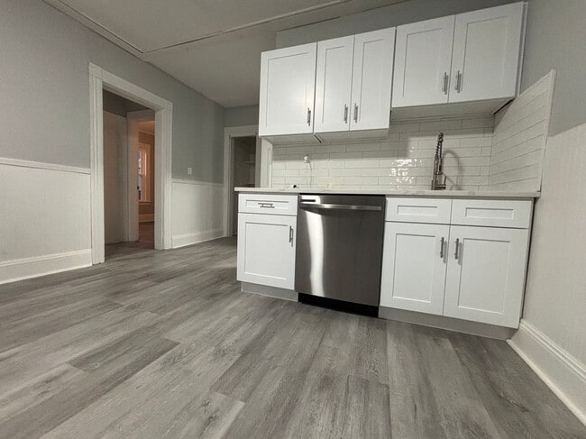 Foto del edificio - 1158 Howard Ave