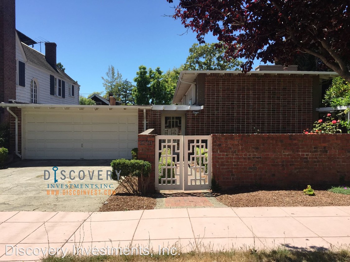 Foto principal - 2710 Belrose Ave