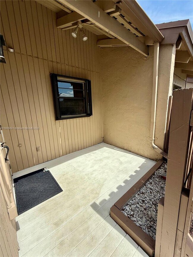 Building Photo - 2062 SW 82nd Ave