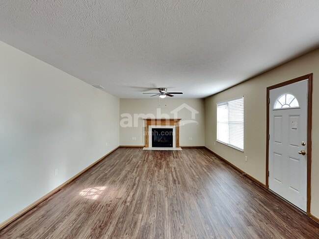 Foto del edificio - 1499 Silversmith Lane