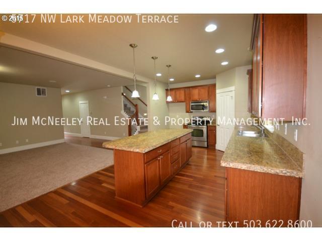 Foto del edificio - Rock Creek/Bethany Home with 3BR + a Bonus...