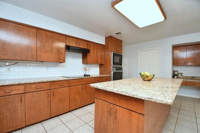 Foto del edificio - 7718 Moondance Ln