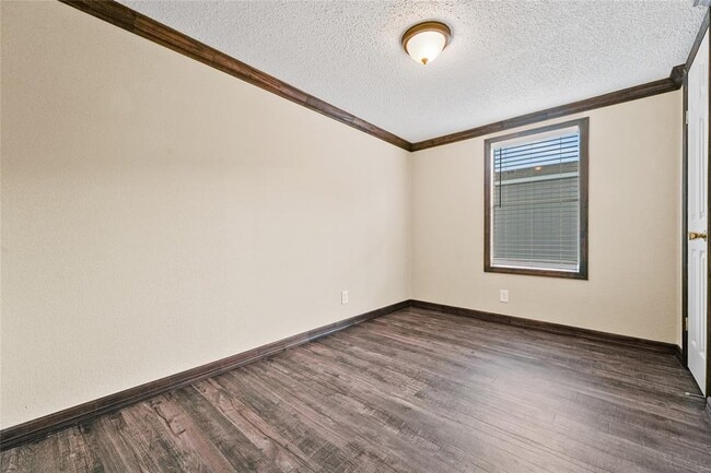 Building Photo - 21395 Ruth Dr