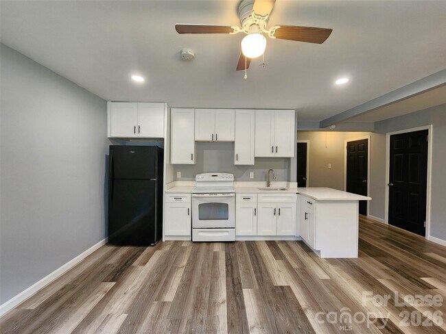 Foto del edificio - 210 N Salisbury Ave