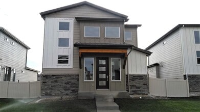 Building Photo - 2227 Mackinac St