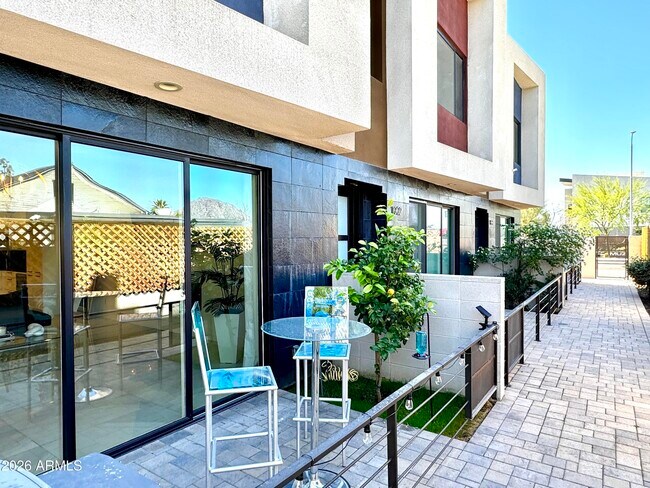 Foto del edificio - 3107 N 70th St