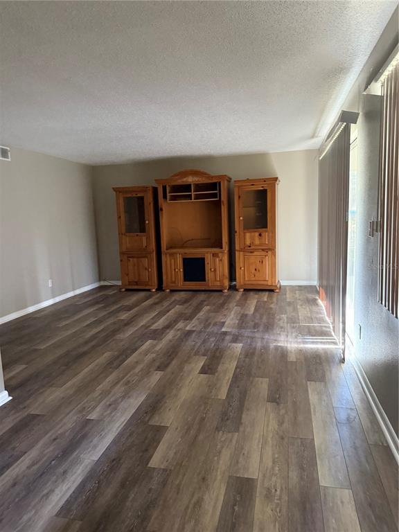 Foto del edificio - 737 Midway Dr