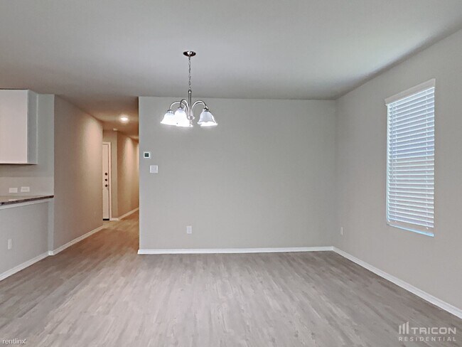 Foto del edificio - 7802 Blue Gulf Dr