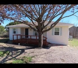 Building Photo - 3225 Evergreen Dr