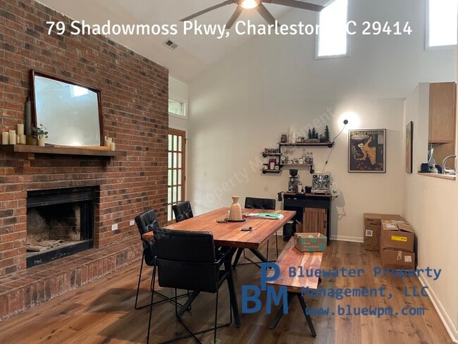 Building Photo - 79 Shadowmoss Pkwy