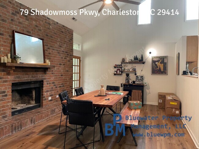 Foto del edificio - 79 Shadowmoss Pkwy
