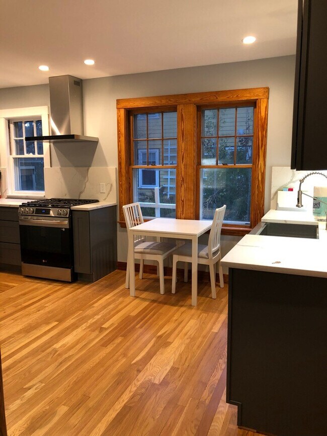 Building Photo - 25 Alameda Rd