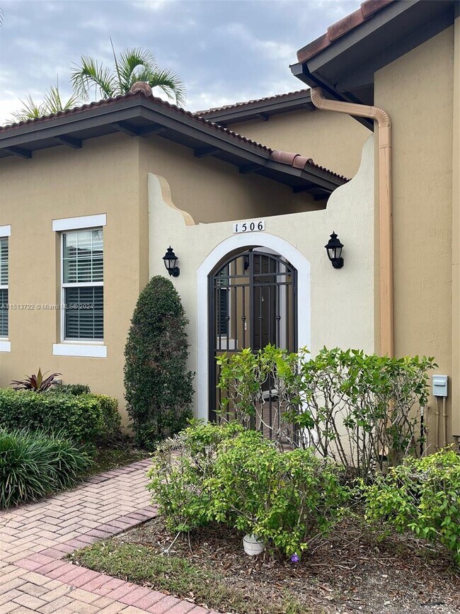 Building Photo - 1506 SW 147th Terrace