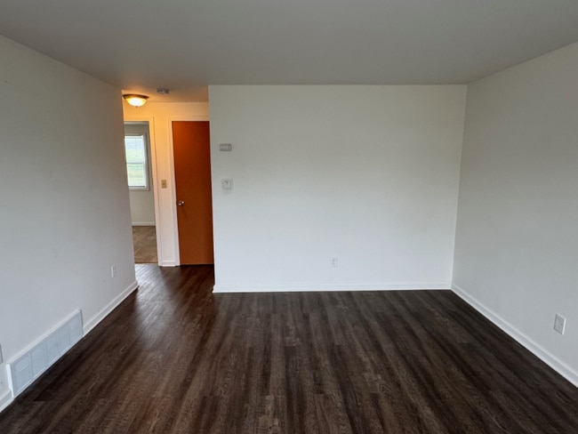 Foto del edificio - 654-654 W Main St
