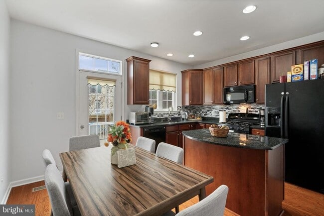 Building Photo - 25114 Neptune Terrace