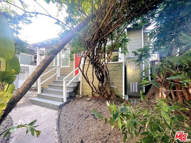 Foto del edificio - 129 Clubhouse Ave