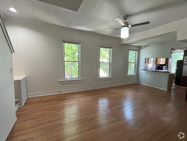 Building Photo - 802 Willard St