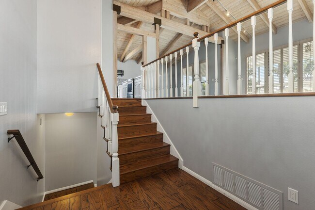 Foto del edificio - !!+ THIS 3BED/3BATH IN LA JOLLA IS MINUTES...