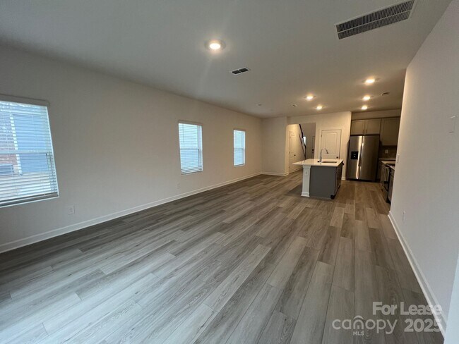 Foto del edificio - 1233 30th St Ln NE