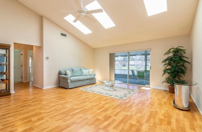 Photo - 3 Bedroom available in Daytona Beach House