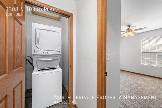 Foto del edificio - Updated 2BR 2.5BATH Townhouse in Kansas Ci...