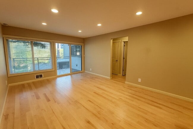 Foto del edificio - 2Bd/1Ba Bellevue Condo