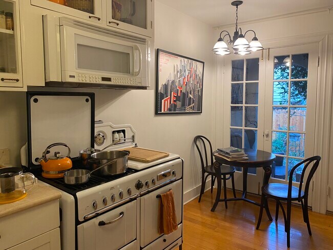 Kitchen - 6115 Winans Dr