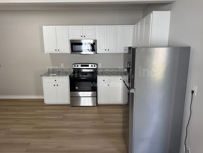 Building Photo - 821 Belleview Ave