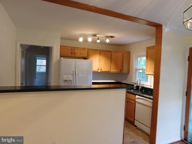 Building Photo - 6624 Moly Dr